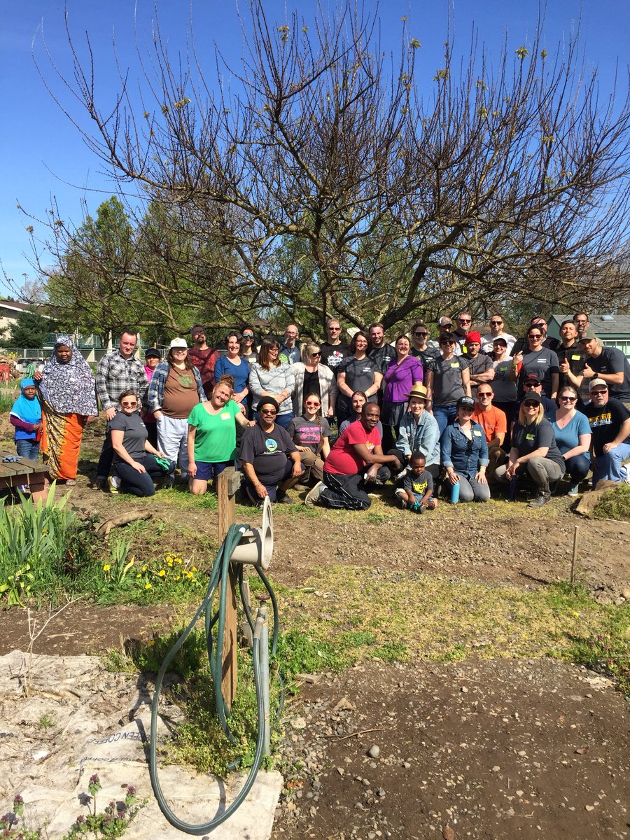Over 500 <a href="/newseasons/">New Seasons Market</a> staff volunteered throughout the city this afternoon! Thanks to the 30 folks who came to the Seeds of Harmony community garden and helped set us up for the season.#communitypartners #volunteerpdx #seedsofharmony #springwork