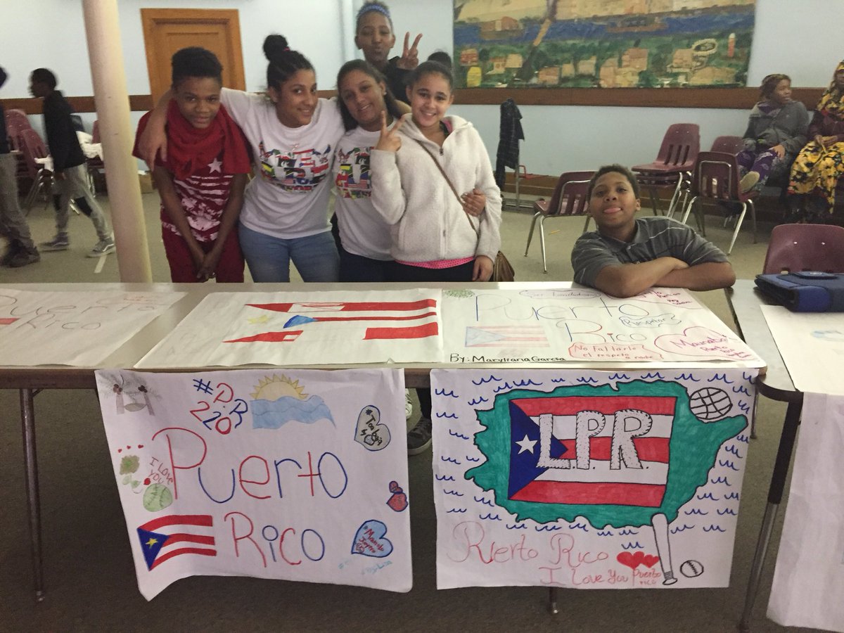 BrightonENL's tweet photo. 2018 Danforth ENL Culture Fair- Smiles all around! #WeAreDanforth @SCSDENL @SyracuseSchools https://t.co/mAYx2qCqNI