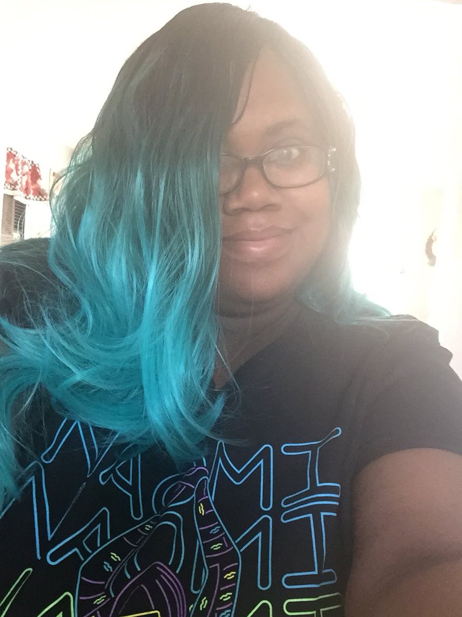 BlingQueen31's tweet photo. Just got my hair did & channeling my inner glow in @NaomiWWE 's new shirt #FeelTheGlow #naomob #Glowbots #WWEShopShots https://t.co/VM8fn7SiFf
