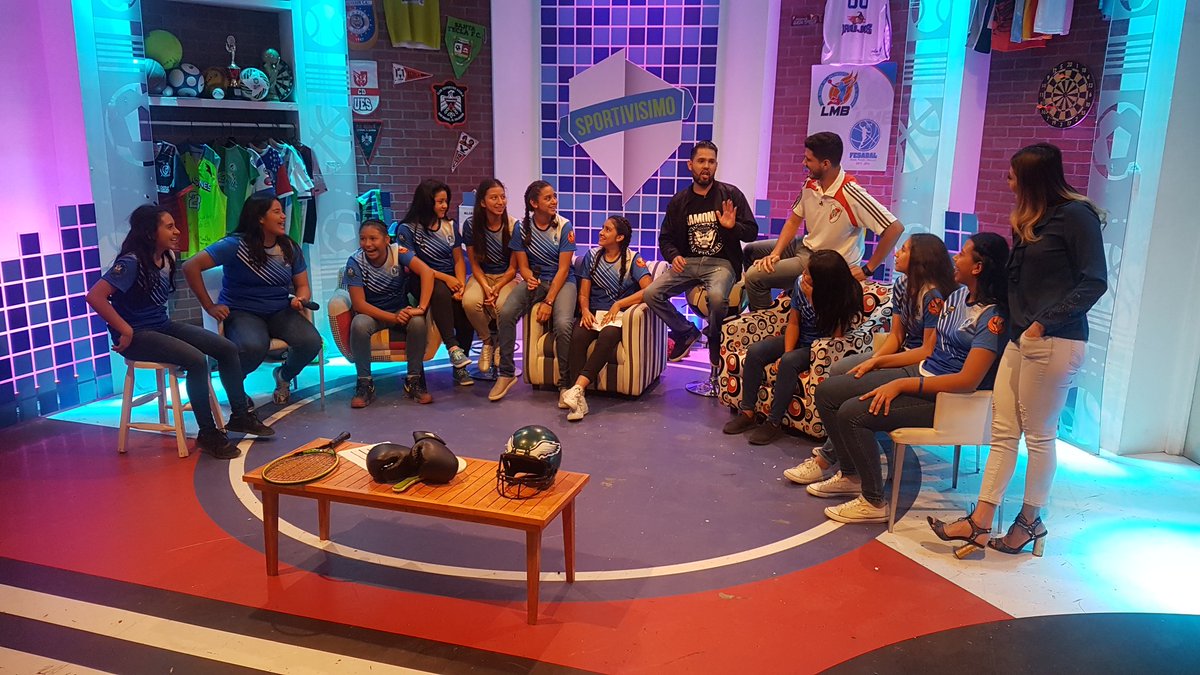 jorgemolinaTV's tweet photo. La Selección Sub14 hablando sobre los resultados obtenidos recientemente @fesabal @TigoSports_SV https://t.co/W7DWLqw8H0