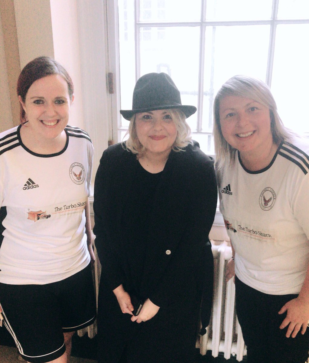 antrov_lfc's tweet photo. Thanks for the photo and support at NIWFA league 2018 Launch @TaraLynneONeil1 Looking forward to season 2 of #DerryGirls #MaMary https://t.co/4fAWUPYElz