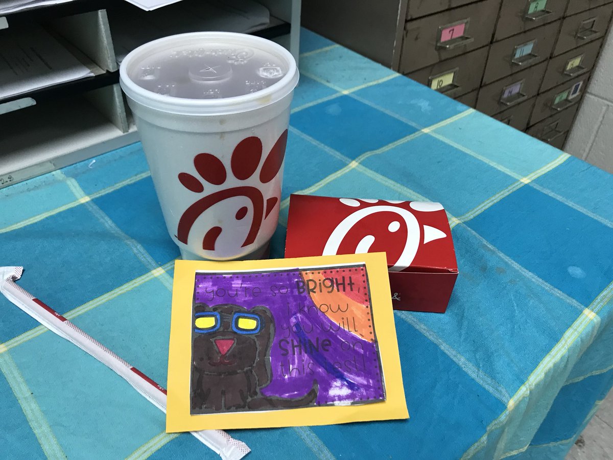 mrs_s_rice's tweet photo. Shout out to our TN Ready buddy class!  These sweet 1st graders made cards wishing my 4th graders good luck on the test.  Their teacher even brought me breakfast!  Thanks Mrs. Willis’ class! @willisfirsties @crosswindeagles #tnreadybuddies #tnreadytesting #rockthetest https://t.co/O2Qbt9dYca