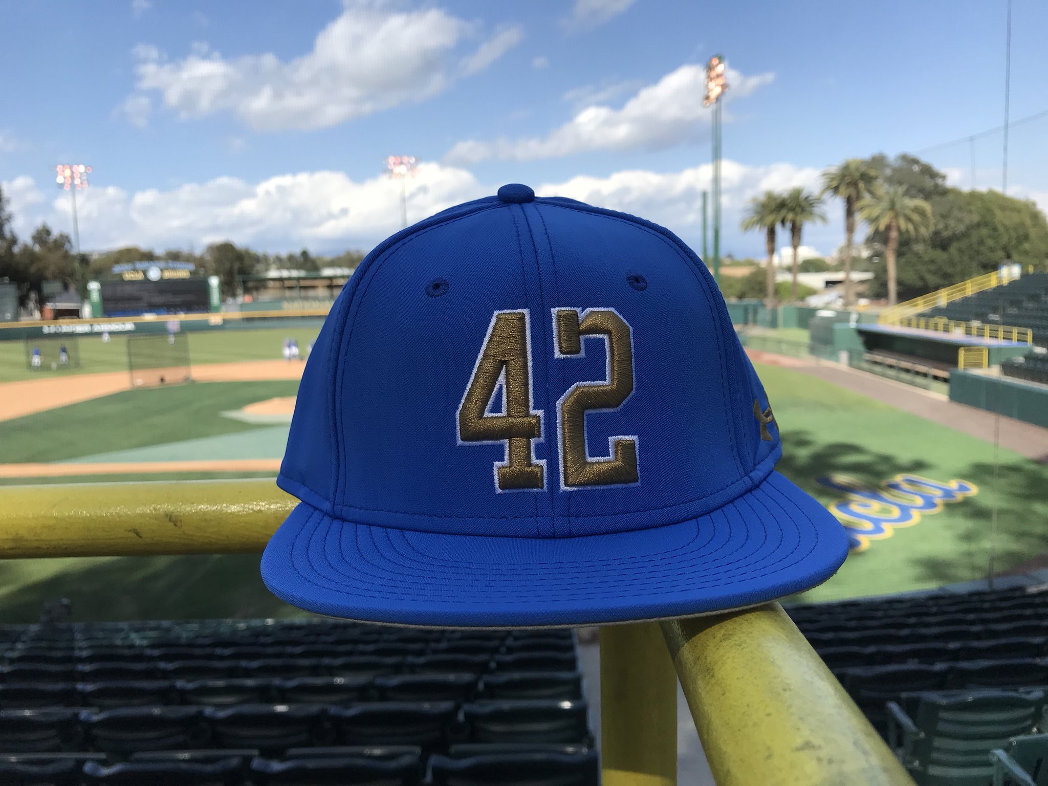 ucla baseball hat under armour