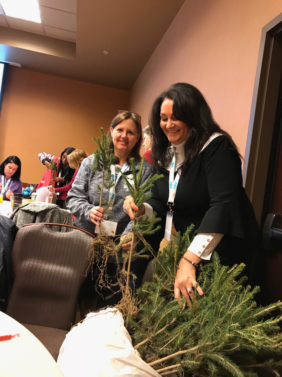 consmith5_smith's tweet photo. Intersecting Reggio and Montessori #OAEYC2018 #ECE #STEM #STEMeducation kala
Great day ladies!! https://t.co/mWTEKw87NG