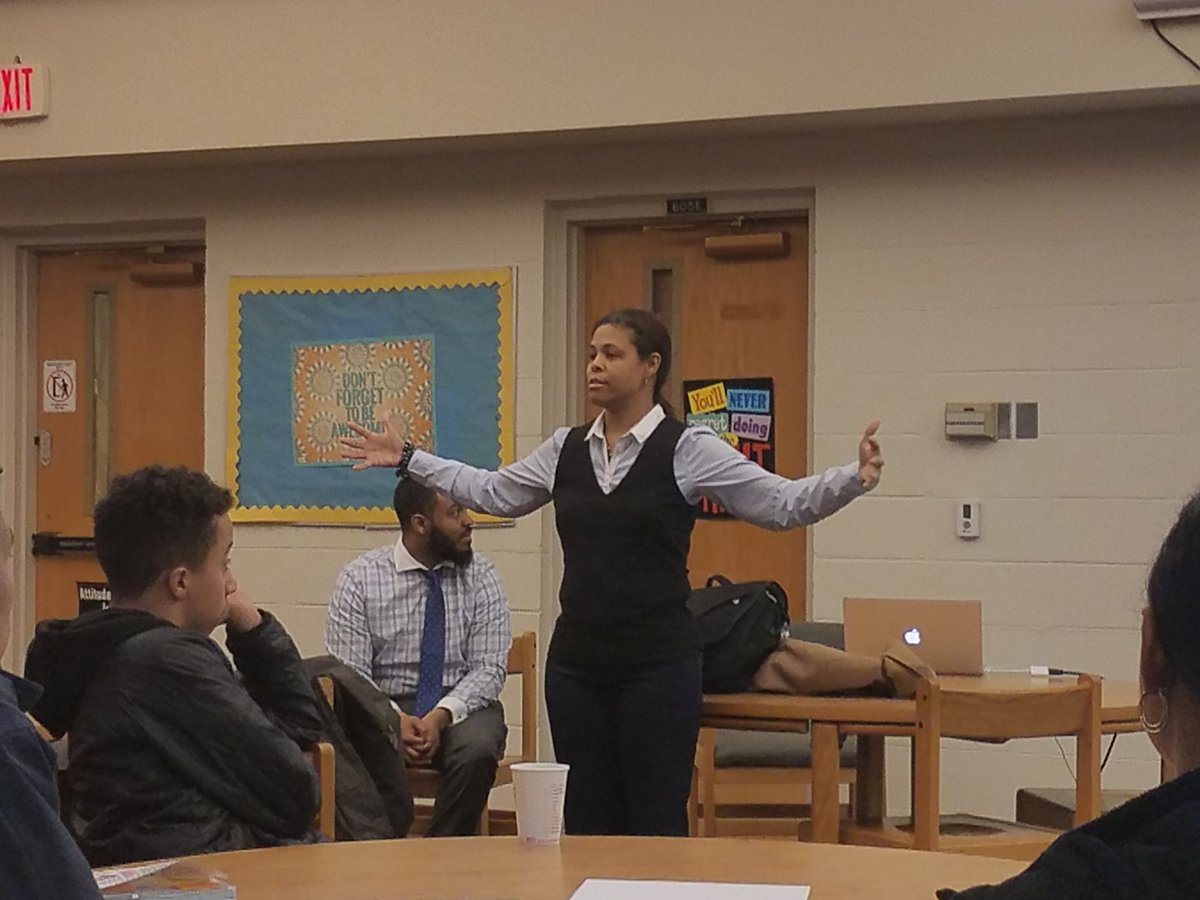 FHS_FTPSchools's tweet photo. FMS Aspire High Parent Workshop discussing Success and Beyond: 10 ways to keep your teen on track.
 @Data_FTPSchools @FTPSchools. https://t.co/ciyPMDQTp0
