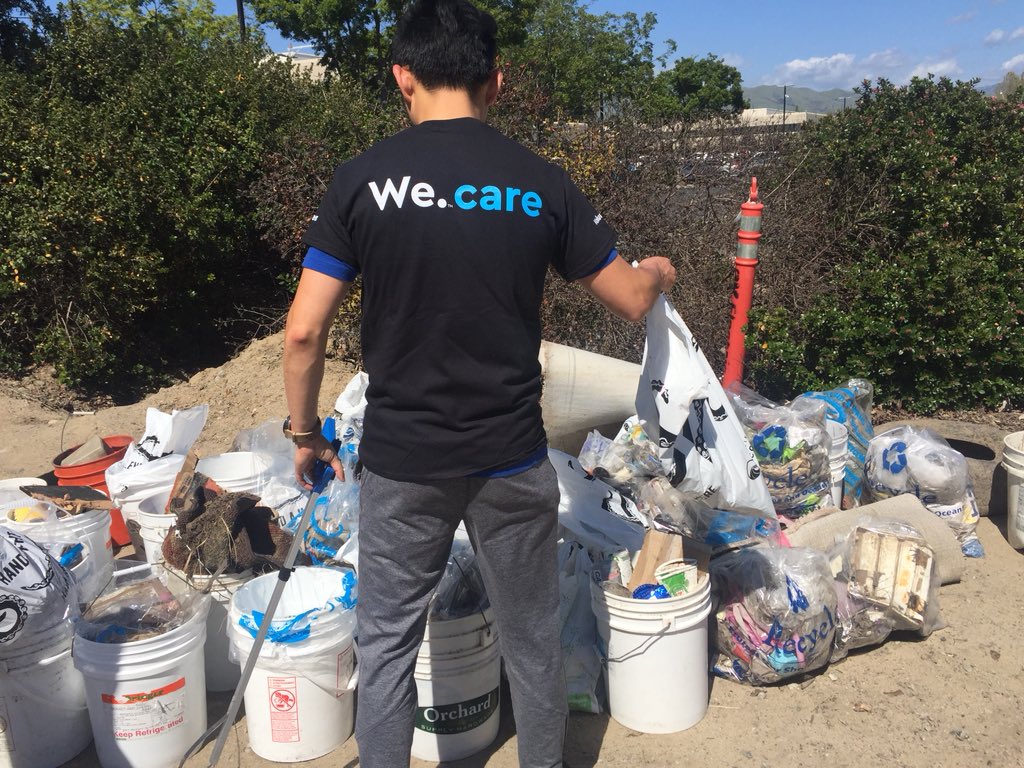 ashleyhauger's tweet photo. Cleared 500+ lbs of trash near our office because https://t.co/9aLSq7ufgd about the environment @ @westerndigital! Thanks @SaveOurShores for partnering! #EarthDay https://t.co/xDz3xJiHwm