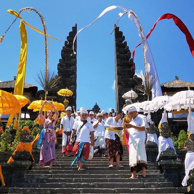 Visita al templo madre.
#PuraBesakih #temple #mothertemple #Bali #Indonesia #tw #viajar #instatravel