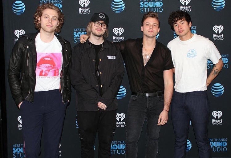 PunkSauceUpdate's tweet photo. 5SOS at @1061KISSFMDFW today !! ~Mari https://t.co/EcMGHq3xup