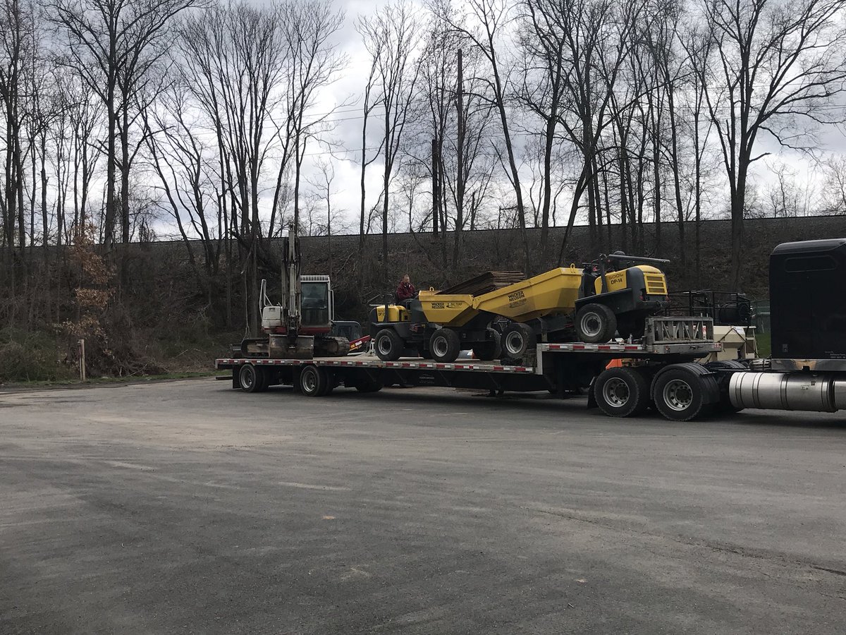 TotalTurfGS's tweet photo. First truck getting loaded for the trip out west....looking forward to getting started on the Bunker and Tee Renovation at Green Valley Ranch GC, CO....#ttgsinthewest https://t.co/2weNHJgS7A