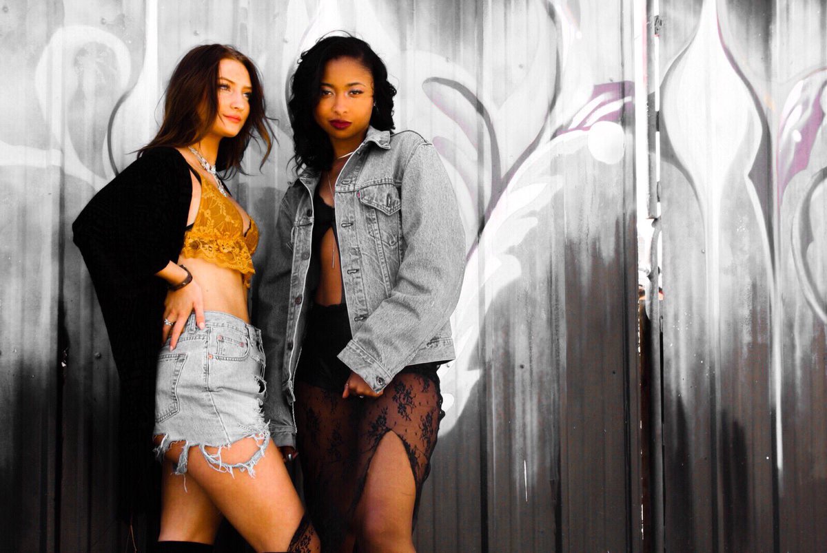 BreaAwells's tweet photo. So much fun doing a #Coachella inspired shoot! I couldn’t make it to Coachella this year so it was fun to do outfits and ideas for it!! I hope everyone who did go had a blast! ❤️😘 #fun #photoshoot #inspiredlooks #fashion https://t.co/LCSGbMioyk