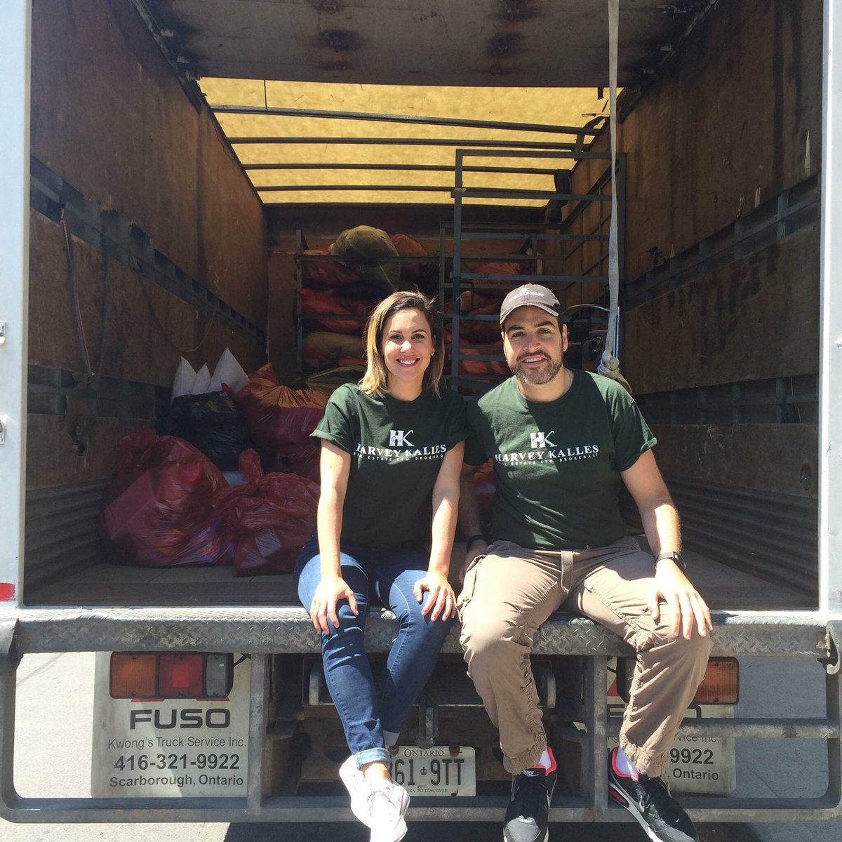 OasisDonate's tweet photo. ATTENTION CABBAGETOWN TEAM BLOCH IS AT IT AGAIN!!! Daniel and Liora are once again hosting a door to door clothing drive in CABBAGETOWN. 
#TeamBloch #HarveyKallesRealEstate #CabbagetownBIA  #GiveWhereULive @Cabbagetown_BIA @HarveyKallesRE https://t.co/zzq5TPGAE8