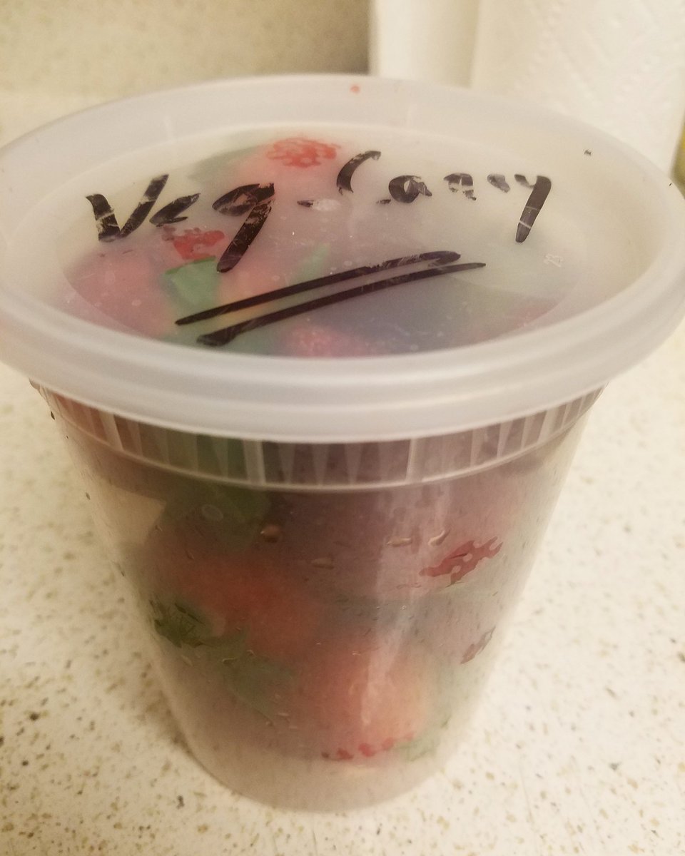 ChhayaNene's tweet image. I&apos;ve officially become my parents.  #Desikids you can relate. #brownkidproblems #desi #indian #food #foodie #veggiecurry #strawberries🍓 #browntwitter  #100daysofhappiness #browngirlmagic💋