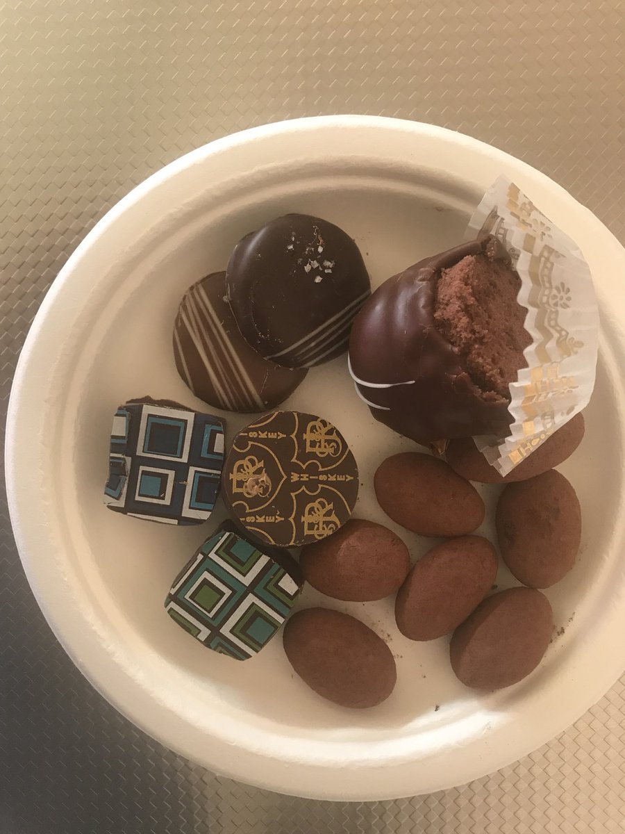 AllThingsMikita's tweet photo. The most fun @HarvestersORG #ForksCorksKC !!! #chocolate #coffee and maybe chocolate with whiskey! There was food too, but I was literally just there for @AndresSwiss chocolate 😍😍😍 #EatDrinkFeedPlenty https://t.co/9Ex4g1JyqM
