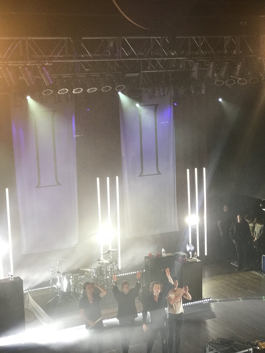 sunflowerjenni's tweet image. will forever love these boys 🌹 #5SOS3Dallas