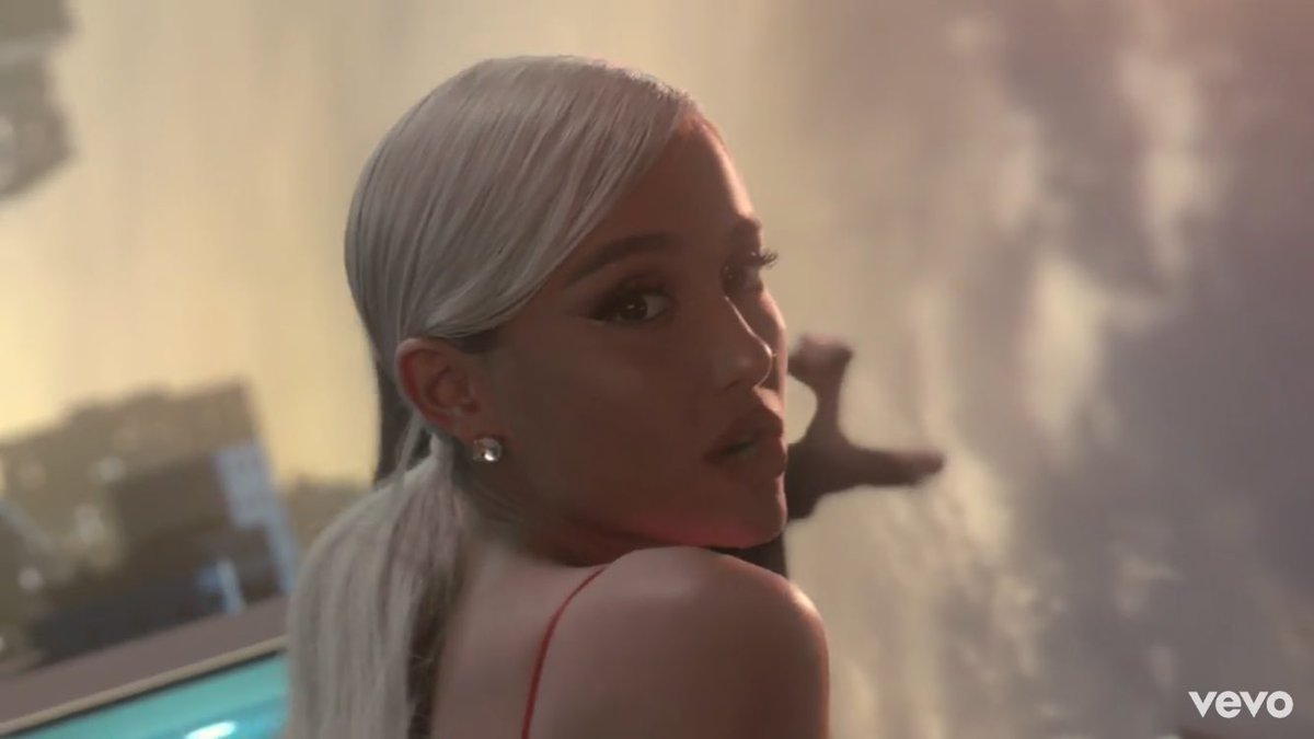 Nari_Grandei's tweet photo. She’s so beautiful like 😍😍 #NoTearsLeftToCryTONIGHT #NoTearLeftToCry #NoTearsForAriana #NoTearsLeftToCryIsOutNow #ArianaGrande #Ag4 #Arianators https://t.co/ZkIP4FOQ5F