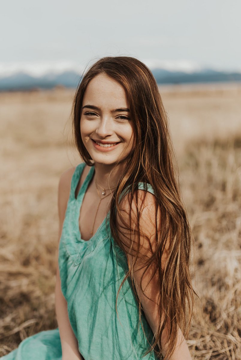 haleyjphoto's tweet photo. This girl! 😍 #seniorrep #classof2019 #seniorportraitphotographer @briparkahh https://t.co/piFBAZ6bEz