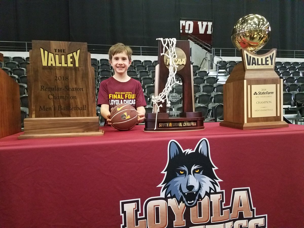 The end of the year @RamblersMBB  banquet celebrating an amazing run! #onwardlu #Marchmadness2018 #Finalfour #AMDG Thanks @NSalvs & Peg for watching Hailey.