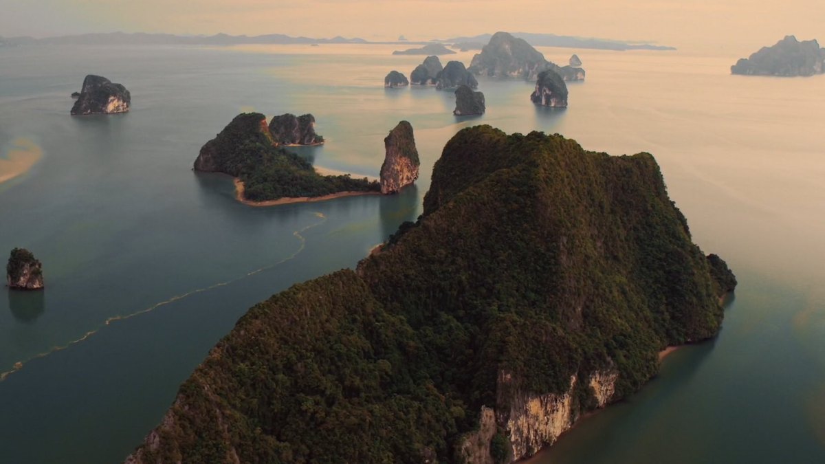 kochizzle's tweet photo. #jacksonwangdawnofus ayy🏝🇹🇭 the vid was so aesthetically pleasing tho 😍 take me to phuket 😭 https://t.co/0usQpqVh4Z