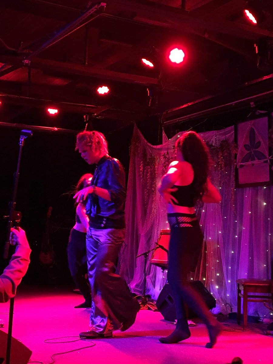 SLUGMag's tweet photo. These set designs and her new EP? #Sonnei is the perfect finale for this April #SLUGLocalized @UrbanLoungeSLC https://t.co/BY45iSRDGy