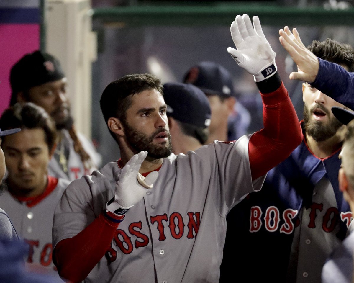 RedSox's tweet photo. Talk about 💪 💪

#RedSox have hit 1⃣1⃣ homers in this three-game series! https://t.co/W0tMYy4Wv6