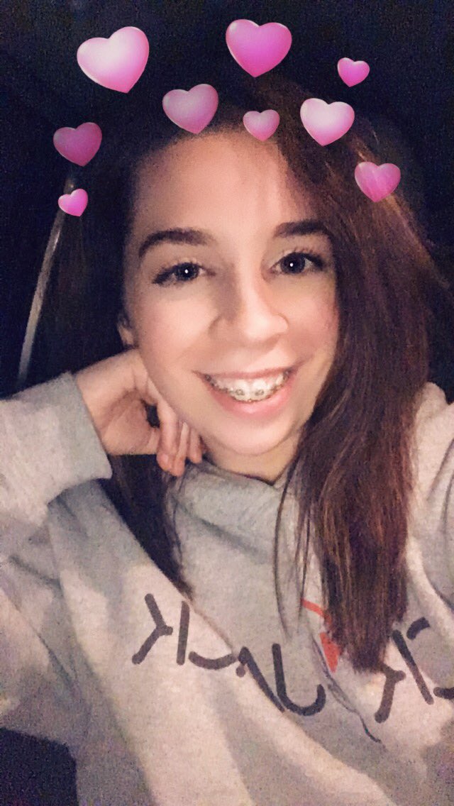 KenzersRae's tweet photo. โItโs like your straight but you do things that sprinkle you gay.โ Why not just be halfway then? #bimyself #collegebathroom2Lit #ineed2stop https://t.co/06lKV2hrxw
