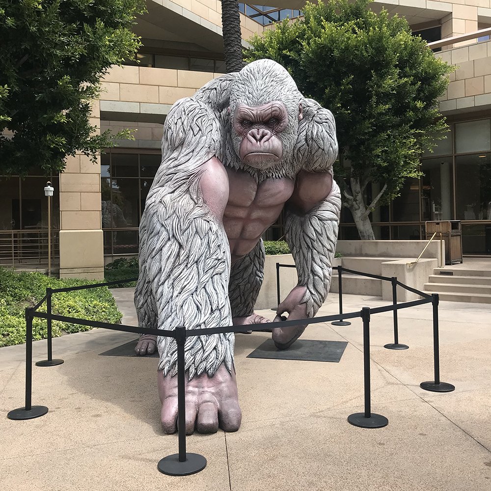 DesignStudioWB's tweet photo. George from @rampagethemovie is on the plaza! If you're planning a studio tour this week, be sure to check him out. Fabricated by our #WBStaff Shop and final touches completed by #WBScenicArt. 
#wbdesignstudio #wbds #rampagemovie #rampage https://t.co/jpMYx5y6gY
