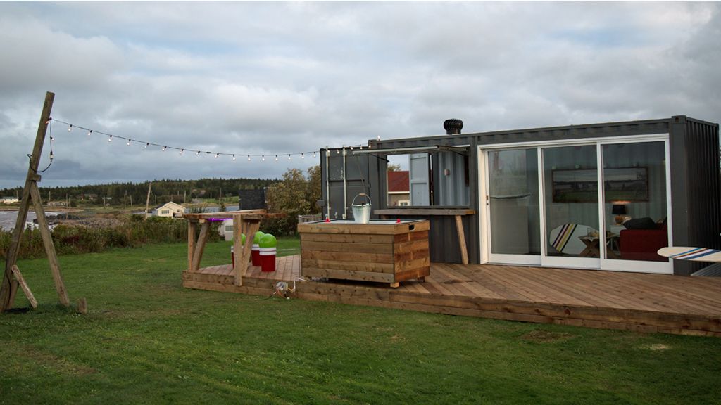 brojects's tweet photo. BEFORE: A quaint summer home with a great view of the Atlantic Ocean.
AFTER: A quaint summer home with a great view of the Atlantic Ocean AND a double-duty guest house with a wrap around deck.
#Brojects
#BuiltForTheWeekend https://t.co/XFjlzxlP0L