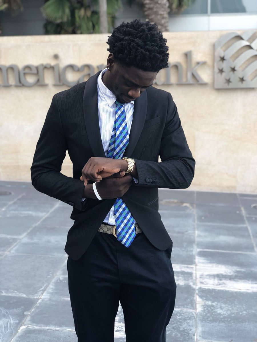 OYG_P10's tweet photo. 👔 https://t.co/sZOkIeFZim