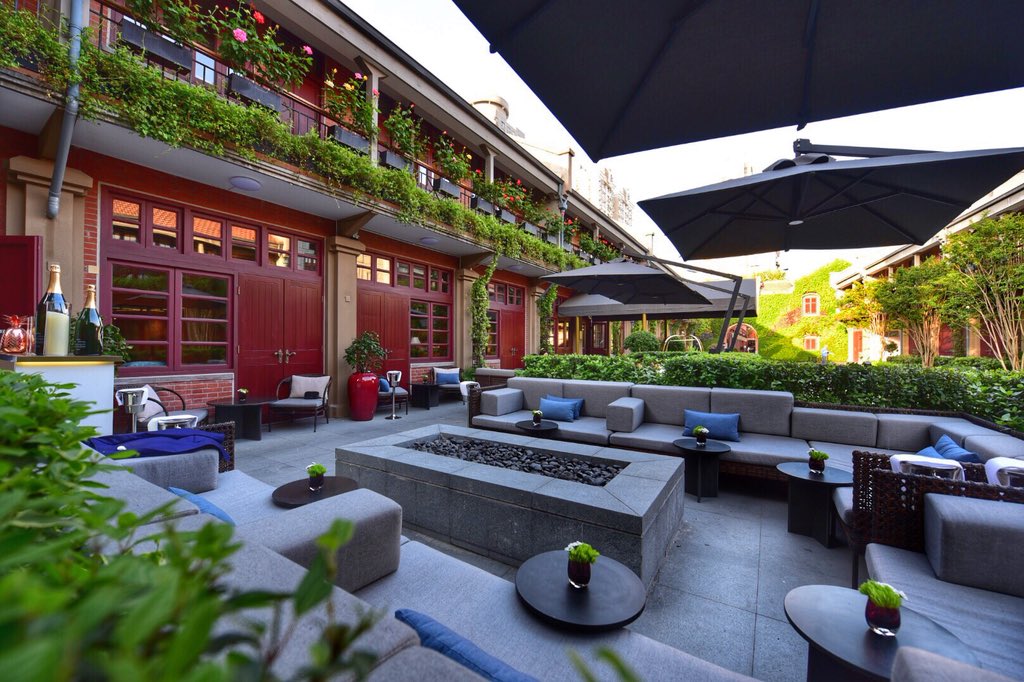 Happy #Friday! It’s sunny with #blue skies in #Shanghai! We are setting up the terrace to serve #champagne and #oysters starting from tomorrow between noon and midnight. See you then! 

#capellashanghai #laterrace #truecapella #lecomptoirdepierregagnaire