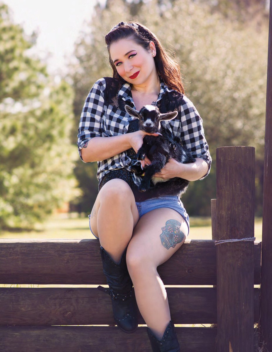 lizzi460_'s tweet photo. New photo set in Pinup Life Magazine , go to their website to purchase #pinups #pinup #pinupgirlstyle #model #published #potd https://t.co/QpSyFb7yOX