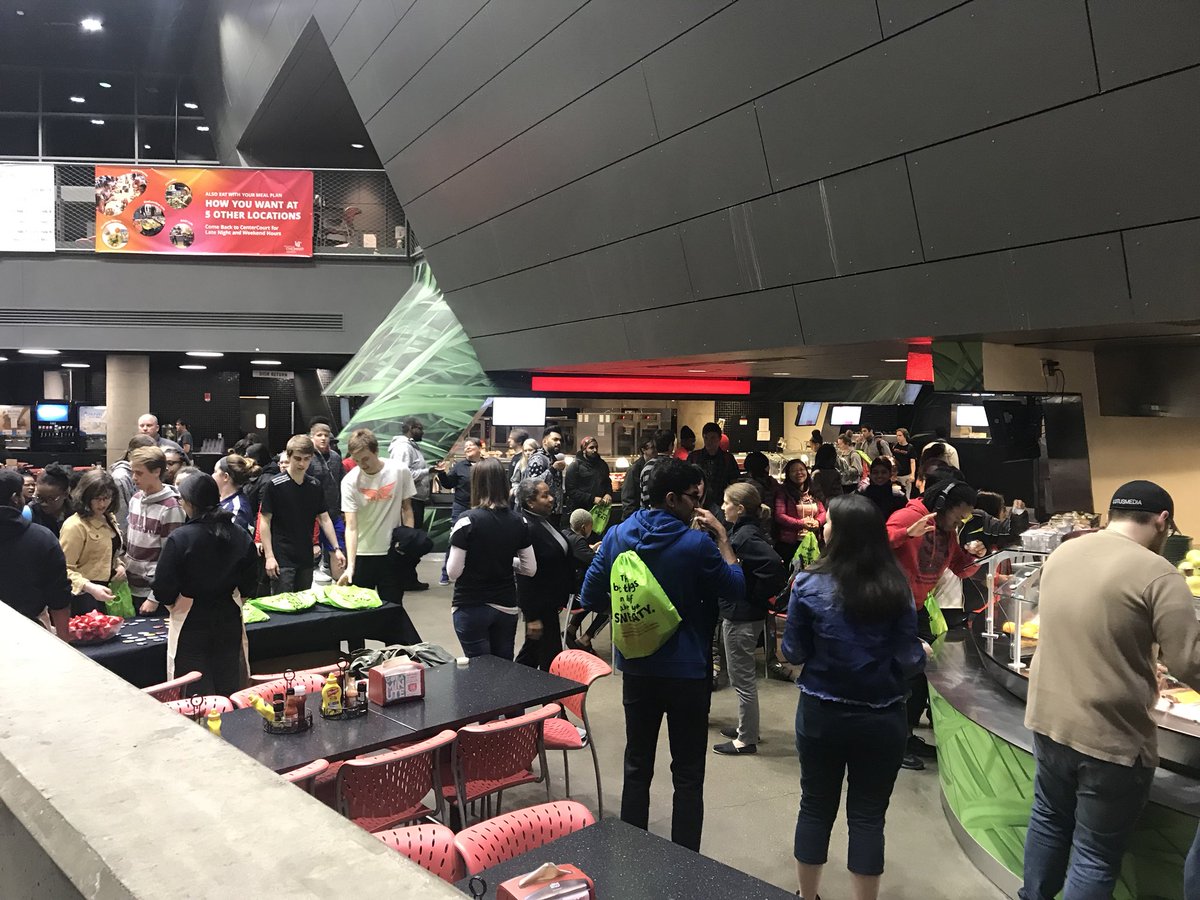Prez_Pinto's tweet photo. We are having a blast at Pancakes with the Pintos! @UC_Wellness #FreePancakes #StressLessFest https://t.co/Uz2K4uJRrh
