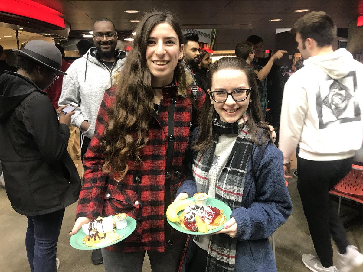 Prez_Pinto's tweet photo. We are having a blast at Pancakes with the Pintos! @UC_Wellness #FreePancakes #StressLessFest https://t.co/Uz2K4uJRrh