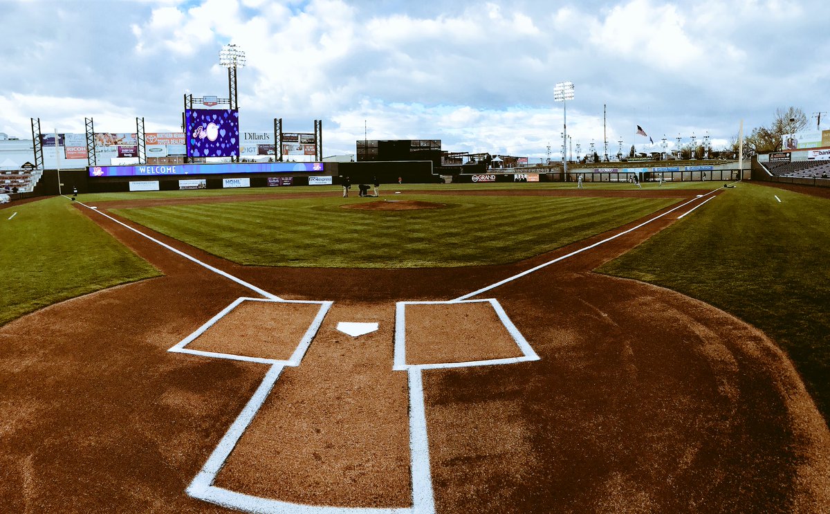 Aces's tweet photo. Fresh paint job @joehill2424 @CoreyDiaz14 @d_tice3 https://t.co/DWMW4caaaM