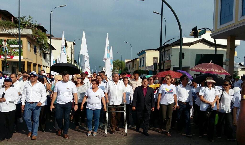 Informa_EC's tweet photo. Machala también se unió a la marcha #PorUnPaisDePaz.
vía @Mercy2ACastro https://t.co/EMXfG0pbNP