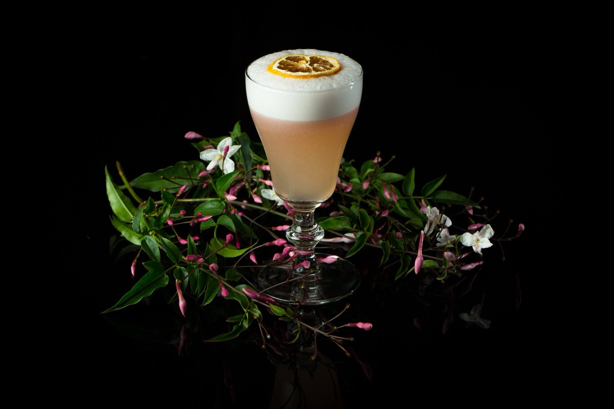 RamblerBar's tweet photo. #NightBloom (Gin, Jasmine, Peach, Star Anise, Lemon, Egg White, Jasmine Aromatic Essence) It tastes as good as it looks! Come down for the NEW #SpringMenu #PaganRitual #RitesofSpring #upbeatcocktailsfordowntownkids by #ChadSolomon /Music by DJ Clumsy &amp; Shy /Photo by #DanPadgett https://t.co/q3R5VOBE1k