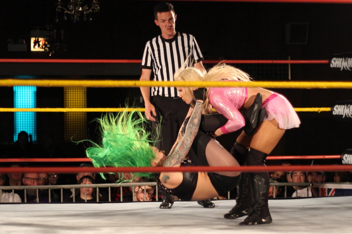DAFALCON11's tweet photo. @Shazza_McKenzie defended the #HeartofShimmer title v @Shotziblack on #SHIMMER101 What a match! https://t.co/cVF2XDqWSE