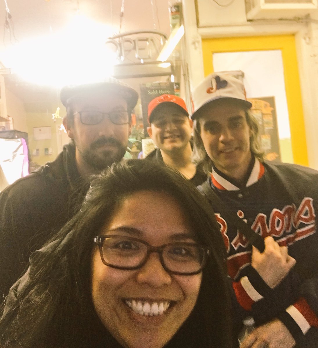 HiHeidiHigh's tweet photo. Graduation night at @hotboxgrow! Four weeks of #cannabis culture, history & cultivation education w/@Mernahuana 🌱🌿🌲 #ganjaschool #classof420 #newbuds #oldbuds #coupleswhogrowtogethergrowtogether 💚 https://t.co/7bTXaq7nXQ