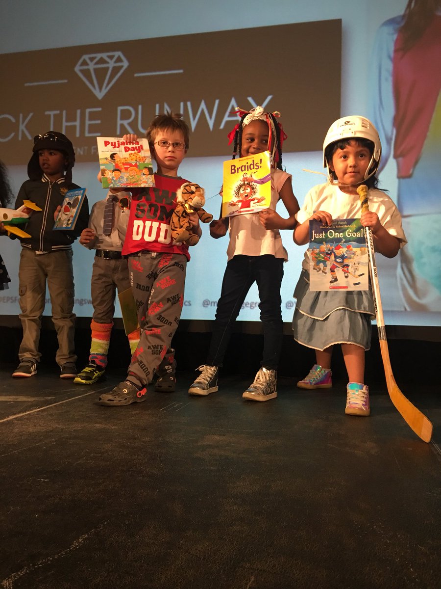 JAM_School_EPSB's tweet photo. JAM Kinders Rock The Runway for Full day Kindergarten! @EPSFoundation @kingswaymall #fulldayK #EPSB https://t.co/SvSOlJhvlo