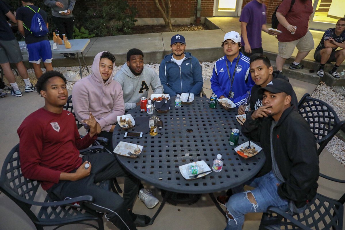 Pfeiffer1885's tweet photo. The #Pfeiffer #Courtyard is open for business! #Pfamily #pfeifferishome #bringithomefalcons #pfeifferuniversity #hanginout https://t.co/RptHqQ9xAU