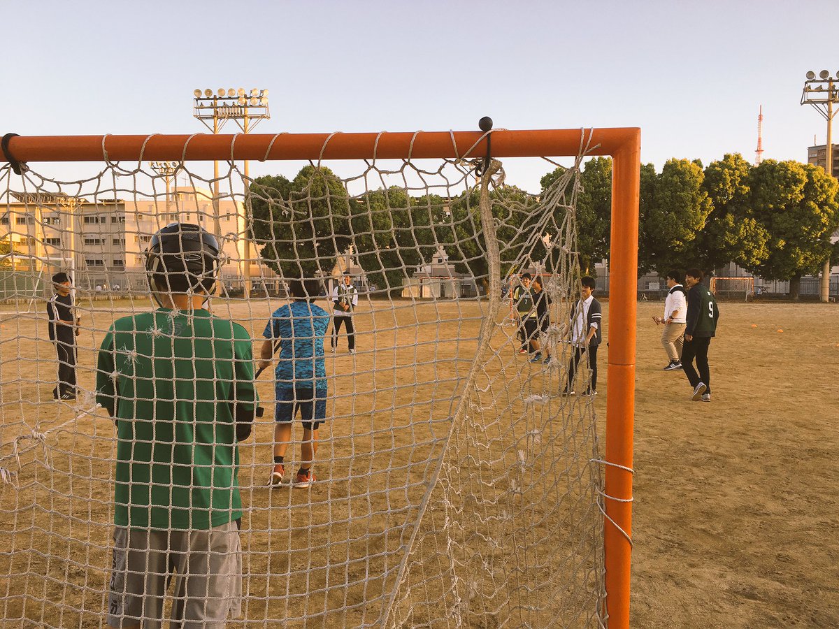 kagoshimalax18's tweet photo. 昨日の体験会にも多くの1年が来てくれました😊

今回はミニゲームがめちゃくちゃ盛り上がりました！！
1年生も上級生も楽しんでました😆

今日も16:30-19:00で体験会&amp;見学会を行います！場所は教育学部のグラウンドです！興味がある人もない人も是非きてください！
#春から鹿大 #鹿児島大学ラクロス部 https://t.co/C2PXuGJvZx