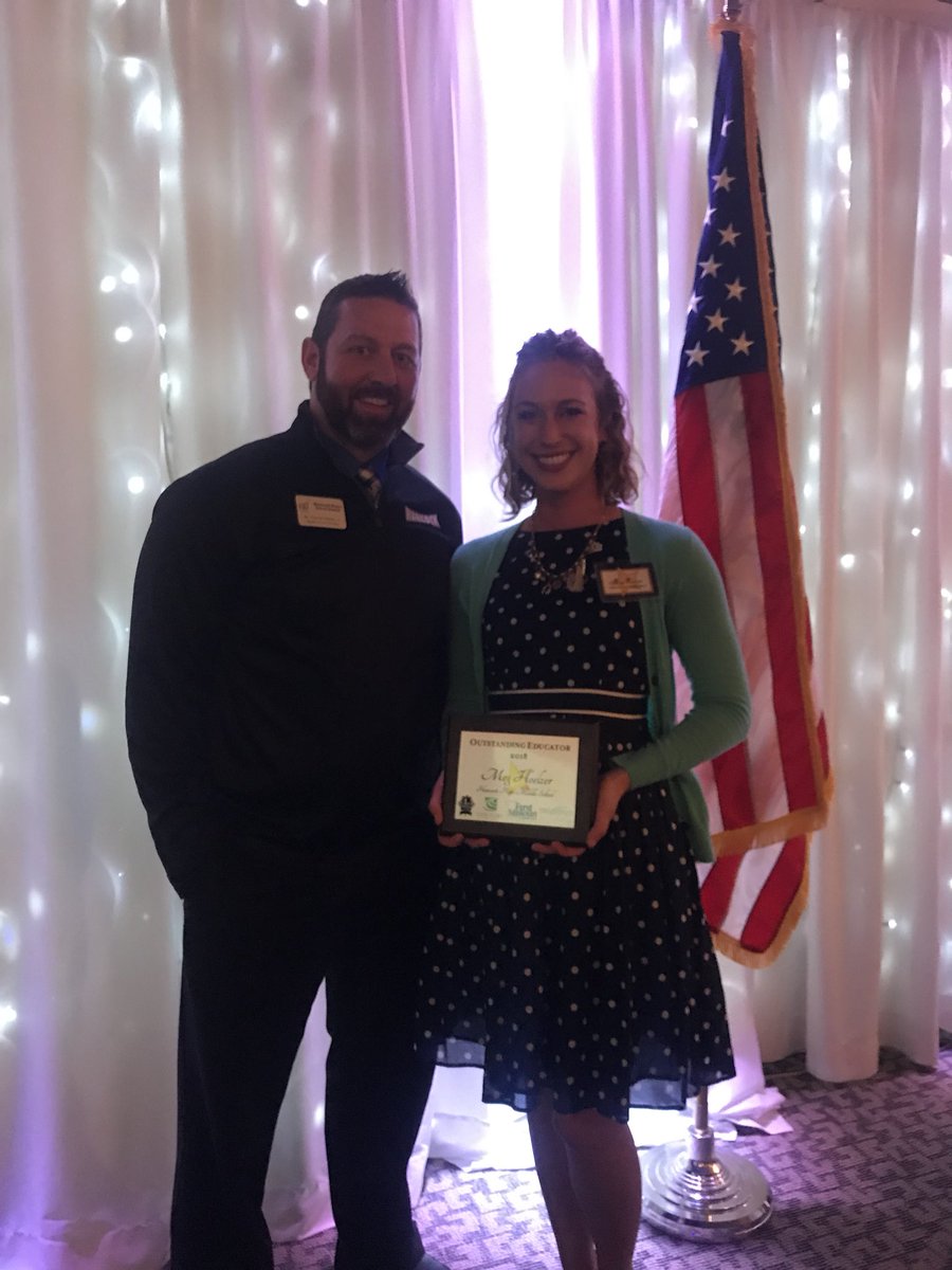 DittrichJr's tweet photo. Congrats @MegHoelzer! HPMS’ Lemay Chamber of Commerce Outstanding Educator of the Year! So PROUD of YOU! @HancockSupt @AsstSupHancock @Mr_BrightHPMS @HMSJazzCatz @NancySiebum #hpsdtigers https://t.co/eCUO9Y8imi