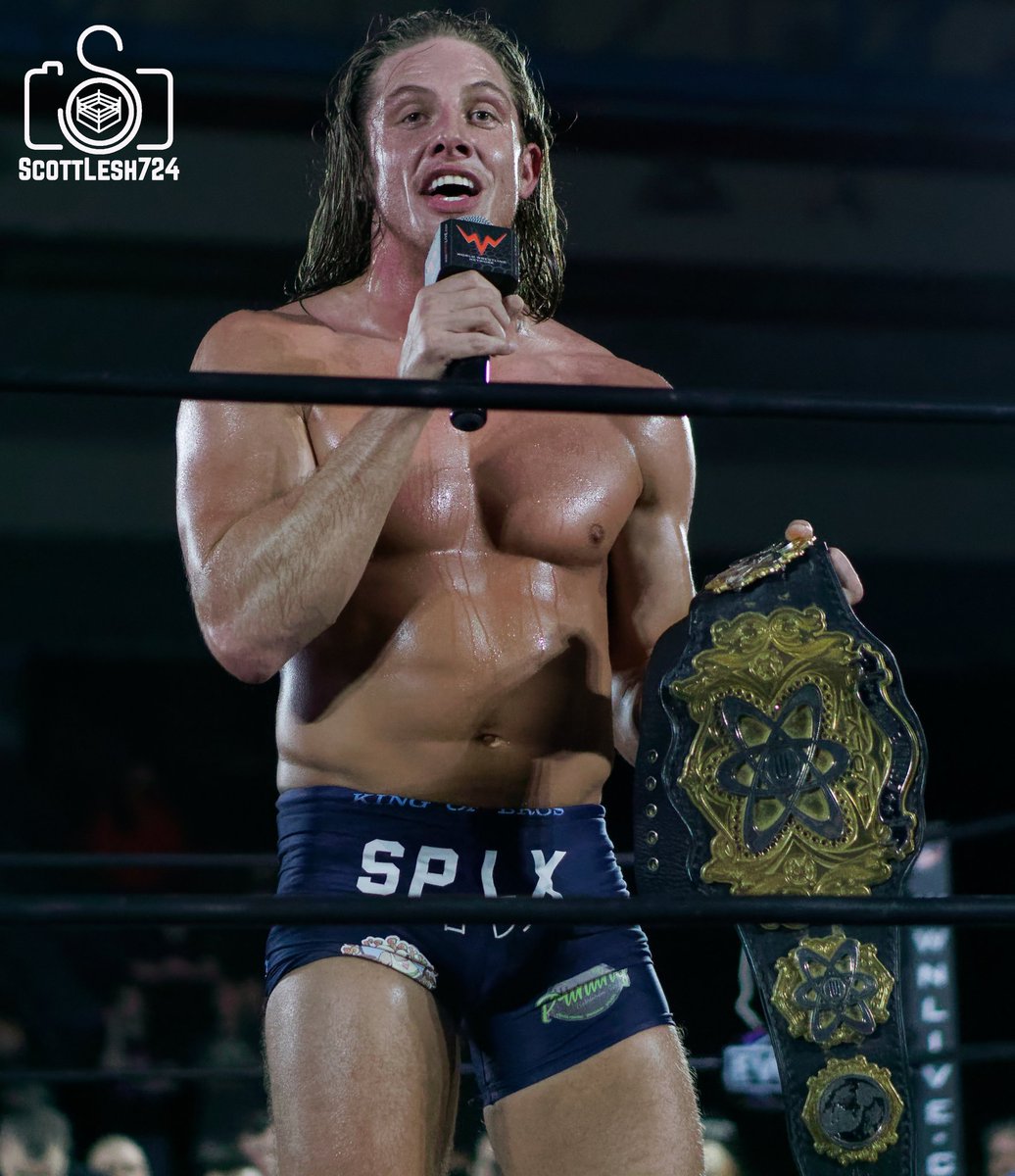 ScottLesh724's tweet photo. #EVOLVE102 photos are up on the FB page (link in bio) and Flickr https://t.co/hKSmv5fssX please try not to crop out watermark and please give credit if you share. While you're there give the page a like and follow on here and Instagram @ScottLesh724! @WWNEVOLVE @BookItGabe https://t.co/66XvfYfo1J