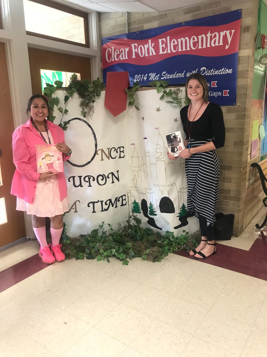 CFE 1st Book Prom was a great success.  Thank you teachers and volunteers #CFESproud ❤️