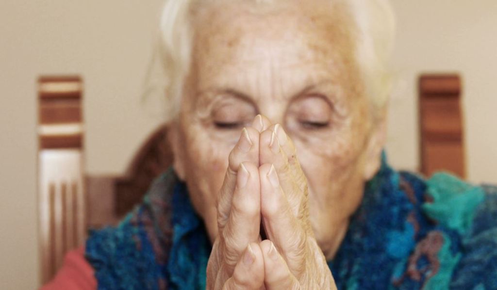 jokesiheard's tweet photo. God gave 65-year-old woman 33+ years to live yet she dies in a few weeks (Funny) https://t.co/HwIM6oXl8N https://t.co/aA1JvlSHQu
