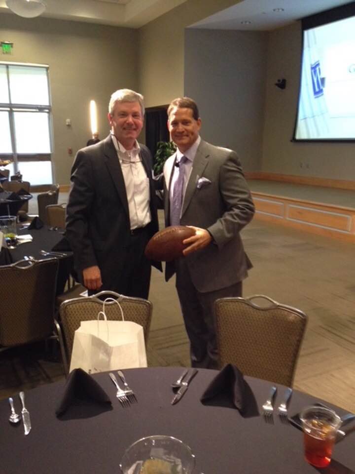 LeighAtTheBEACH's tweet image. My oldest bro with Coach Chiz!  #WarEagle #AuburnFam #StillARebelFirst