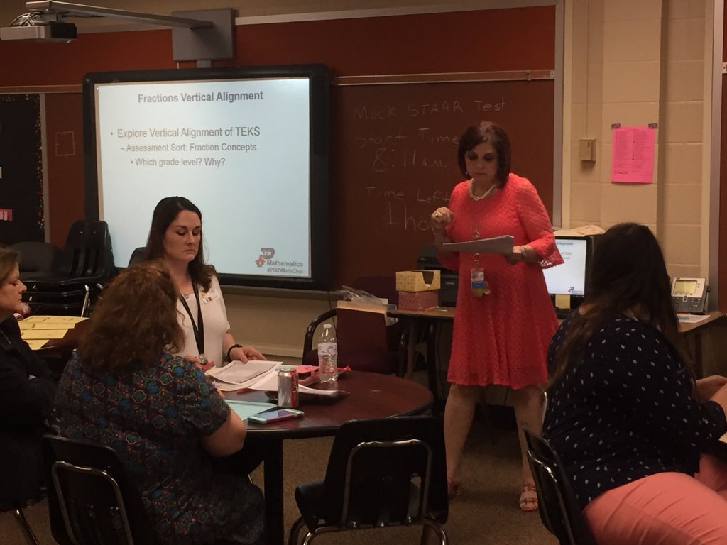stacey_redwine's tweet photo. Facilitating explorations of fractions vertical alignment. #PISDMathChat #ETLMEA https://t.co/lwRs574mAE