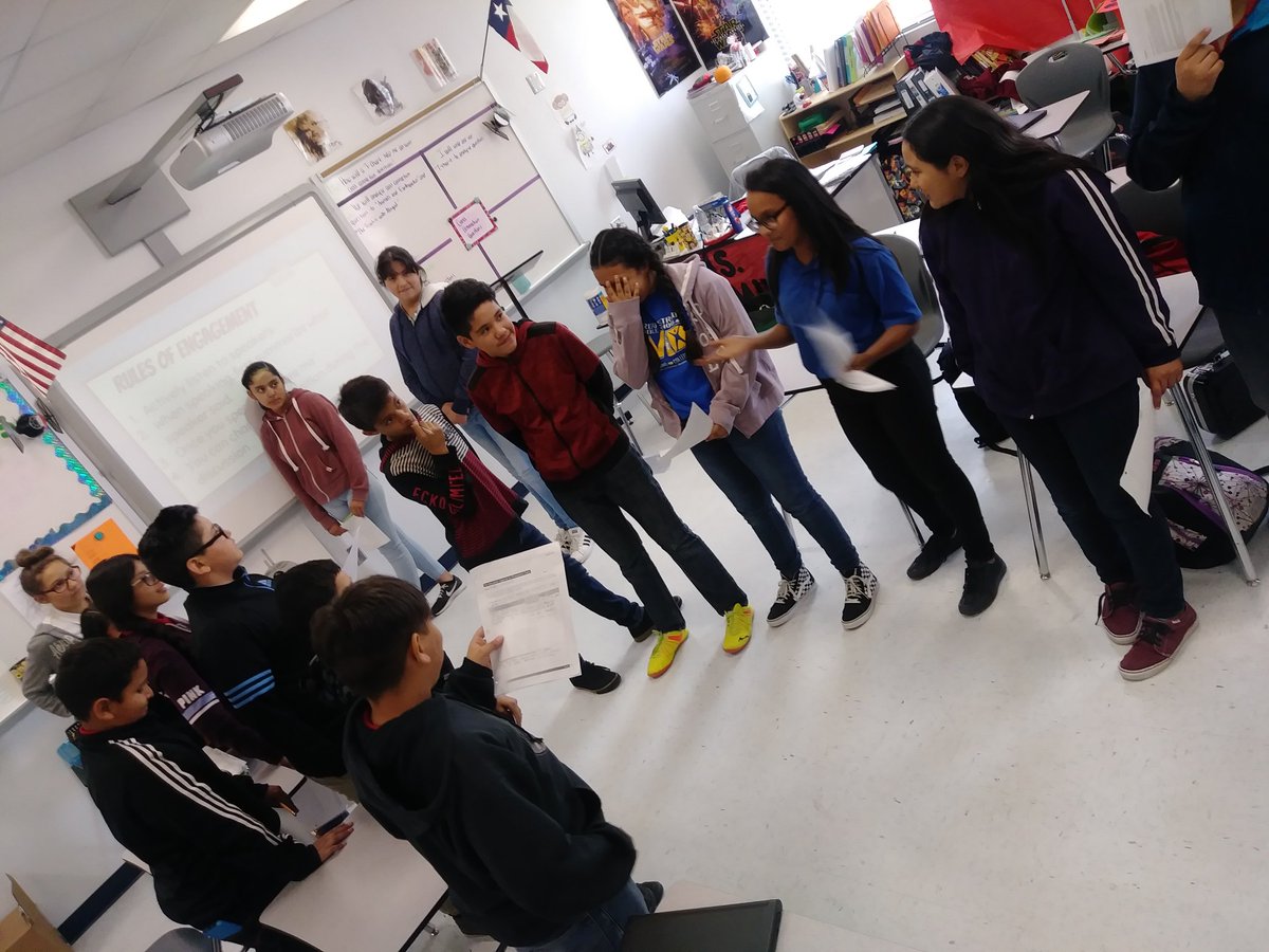 AVID_REMS's tweet photo. AVID students engaged in Philosophical chairs!!! 🤓🤔 ❤️👍#greatdiscussion #REMSWICOR https://t.co/3uNB1jDS4s