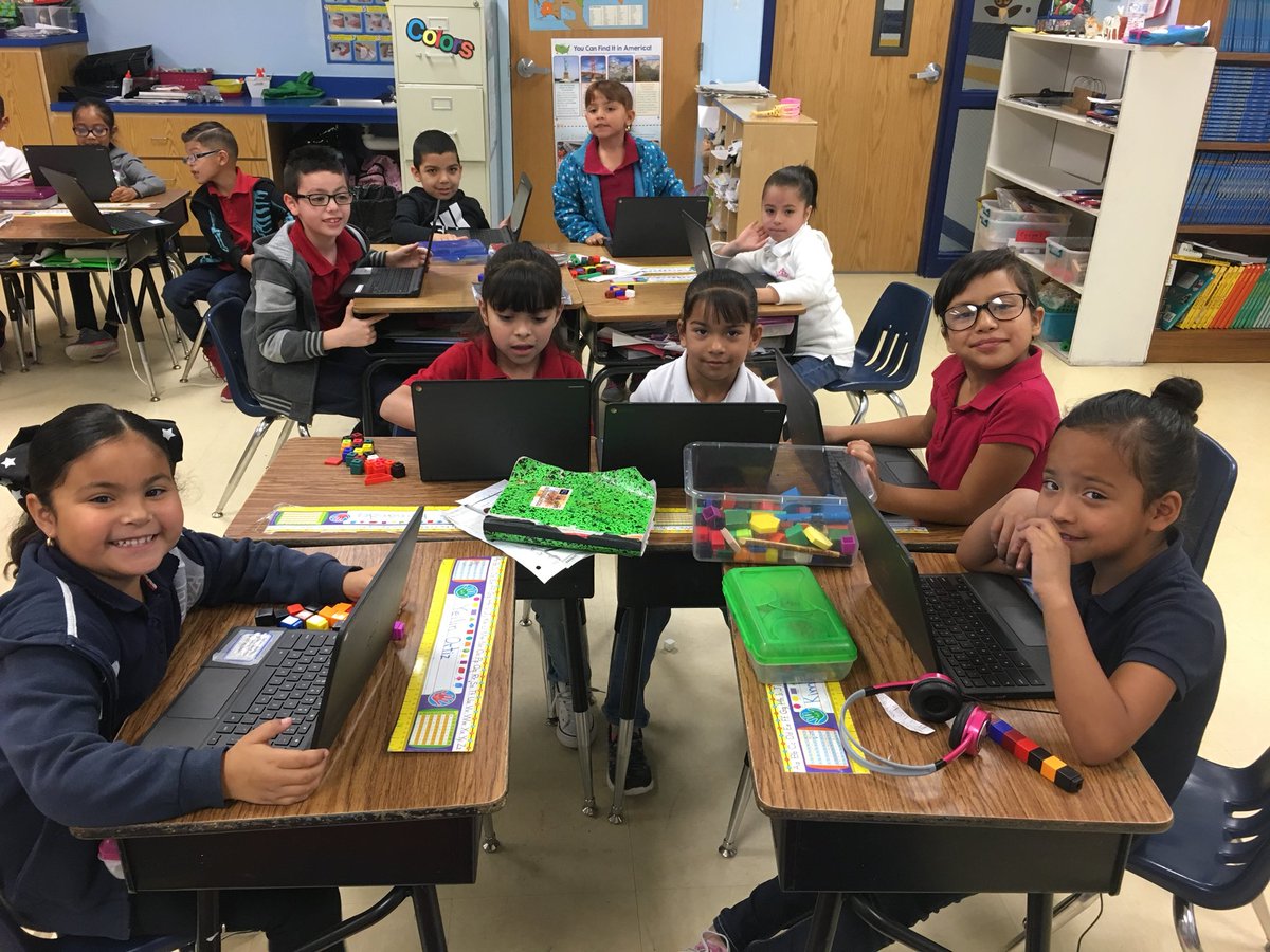 Ryanlandia's tweet photo. @PearDeck fun with 1st Graders this week! Combining Pear Deck and Chromebooks to support linear measurement standards. @KimberleyCont15 @fmeeagles  #FMEPride https://t.co/GvwO6tIoDT