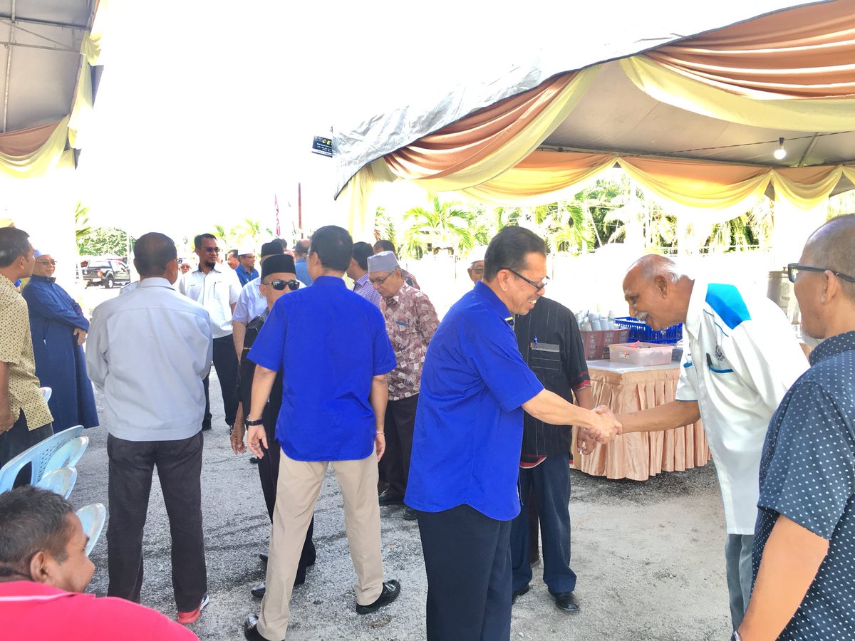 belatiwangsa_hq's tweet photo. Ketibaan Pengarah JKR Perak Ir Haji Ahameed Tarmizi bin Ramli di Majlis Perasmian Lampu Isyarat Batu 7, Lekir bertempat di Belati Wangsa cawangan Lekir. https://t.co/GrBReu7t6A