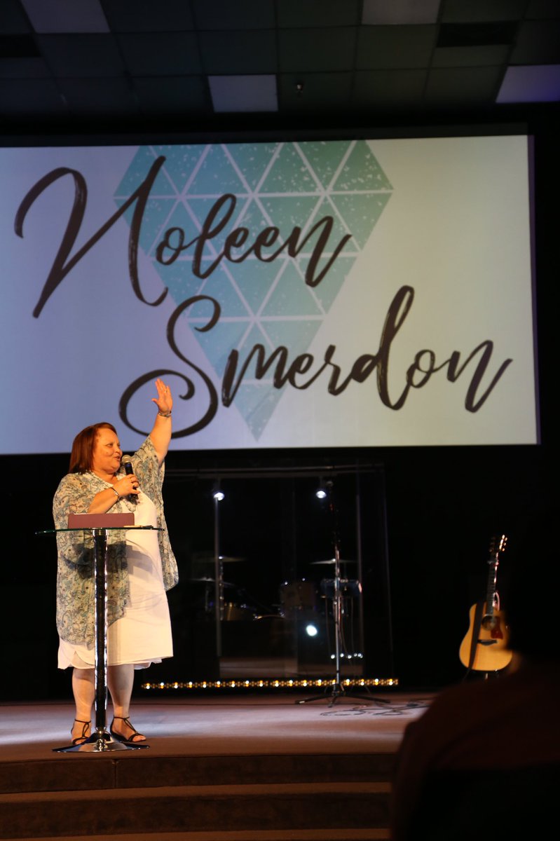 PricelessChicks's tweet photo. “How do you have a surrendered life? You trust the Lord and you trust the process.”
-Noleen Smerdon 

#pricelesschicks #jubileepensacola https://t.co/NH1nrHFTwP